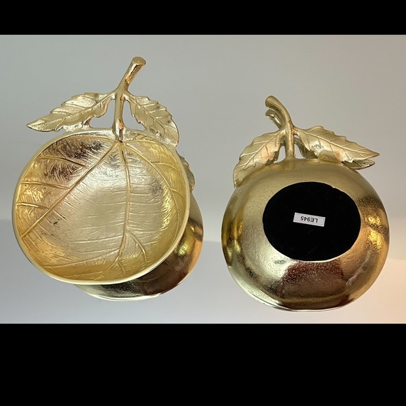 Bowl Home Decor Serving Round Gold Shallow Bowl with Leaf and Vein Design. - Picture 3 of 5